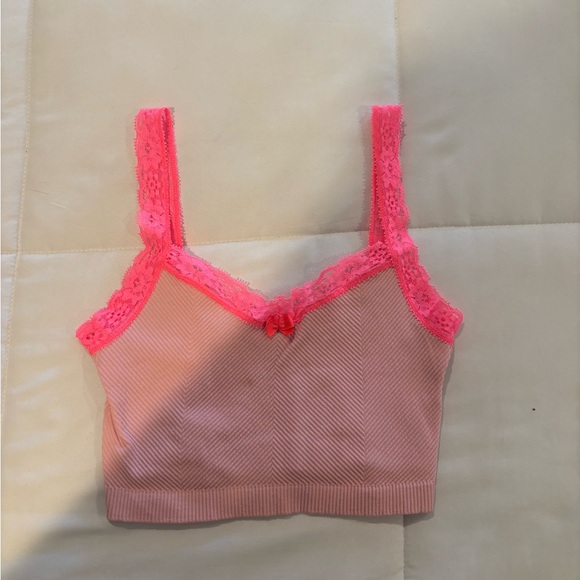 💘3 for 25💘Urban outfitters cropped lace tank top - Picture 1 of 3